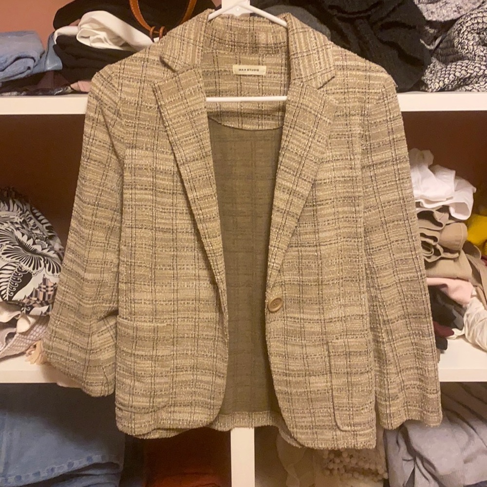 Max Studio light weight blazer